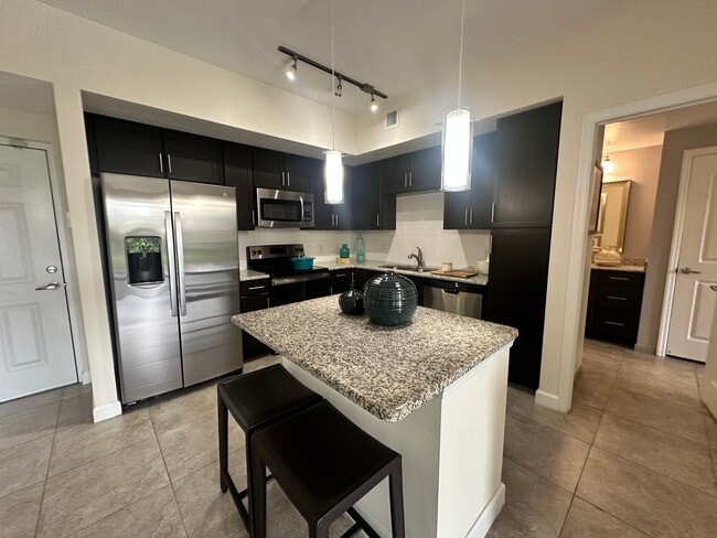 10840 NW 79th St, Unit A9 in Miami, FL - Building Photo - Building Photo