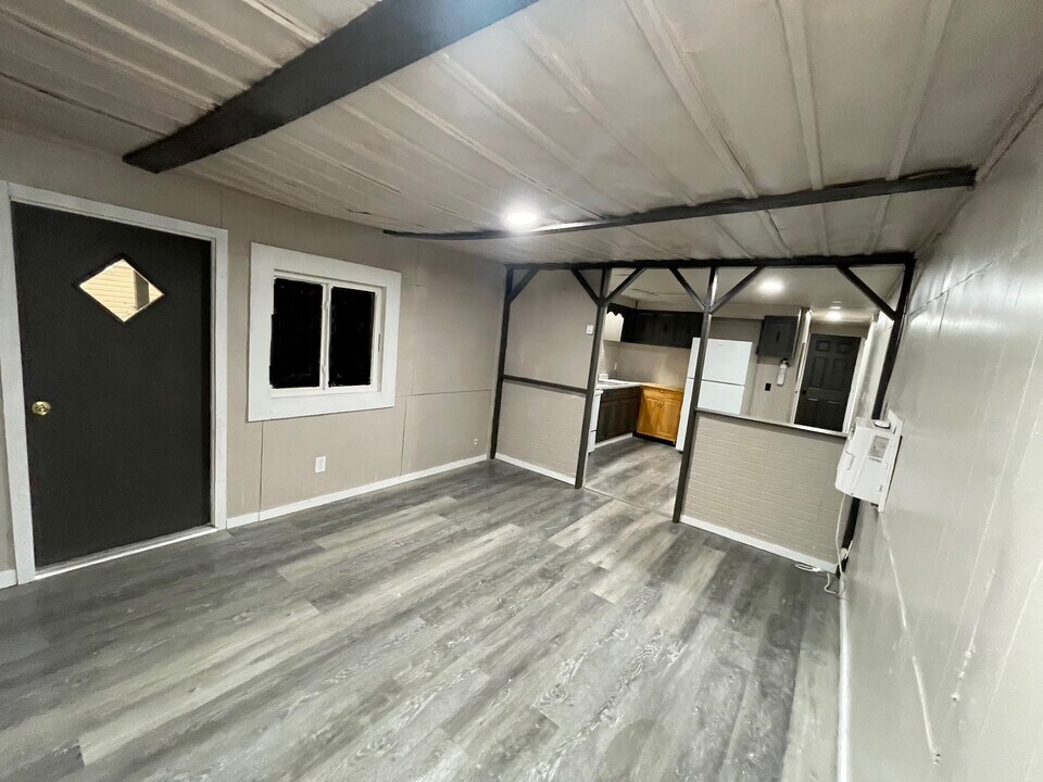 36 Birchwood Ct in Huntington, WV - Building Photo