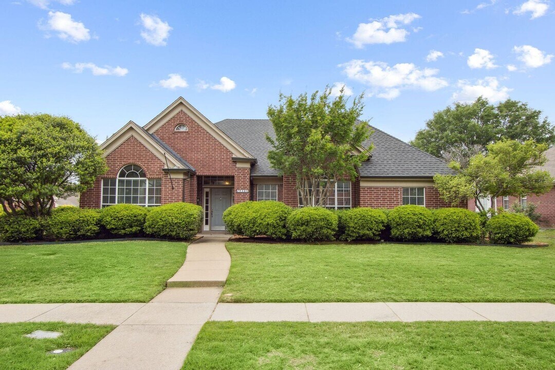 7101 Bouquet Dr in Frisco, TX - Building Photo