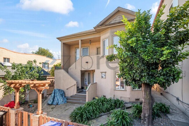 1613 Pomona St in Crockett, CA - Building Photo - Building Photo