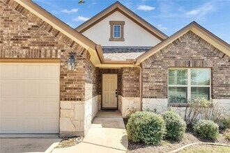 2132 Montesol Ln in Leander, TX - Foto de edificio - Building Photo
