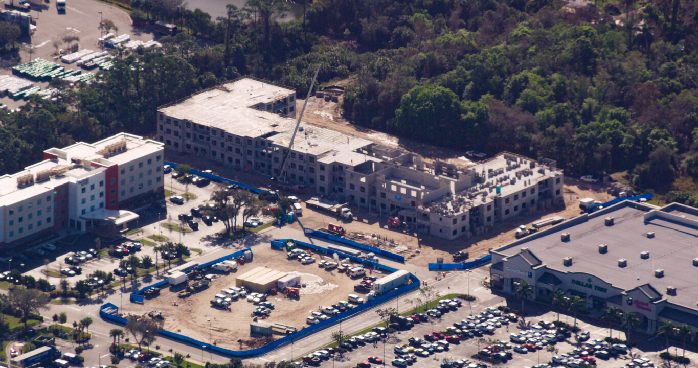 Keystone Place at Bonita Springs in Bonita Springs, FL - Foto de edificio