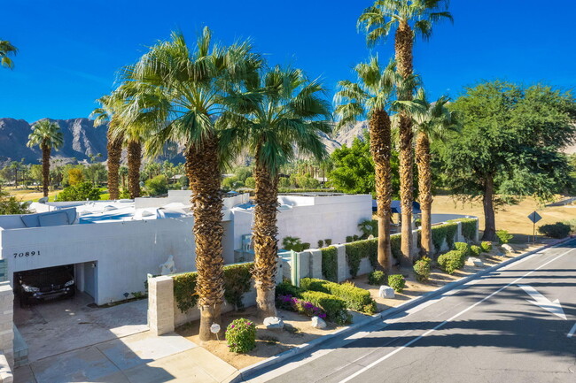 70891 Country Club Dr in Rancho Mirage, CA - Foto de edificio - Building Photo