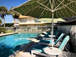 541 NE 48th St in Boca Raton, FL - Building Photo - Building Photo