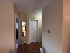 416 Belgrade Ave, Unit 46 in Boston, MA - Foto de edificio - Building Photo