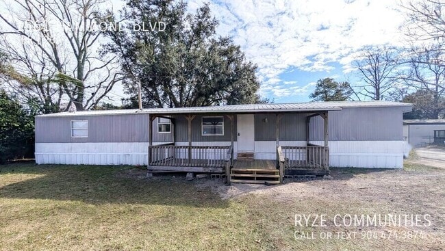 property at 1561 Hammond Blvd