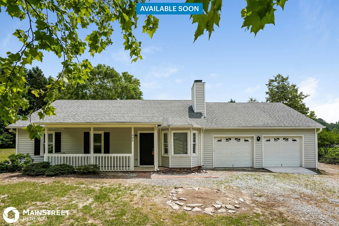 305 Jeribec Dr in Willow Spring, NC - Building Photo