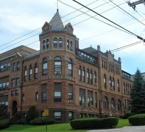 251 Court St in Middletown, CT - Building Photo