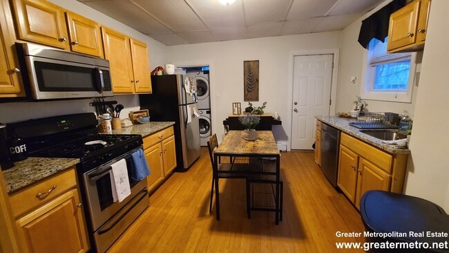 764 E 8th St, Unit 1