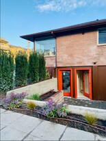 5818 26th Ave NW in Seattle, WA - Building Photo