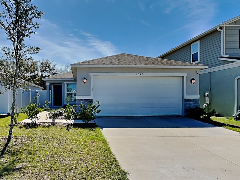 1052 Papaya Cir. in Davenport, FL - Building Photo