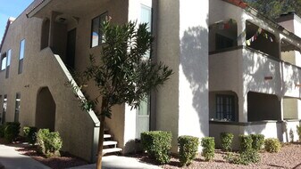 1212 Bass Dr, Unit A in Henderson, NV - Building Photo