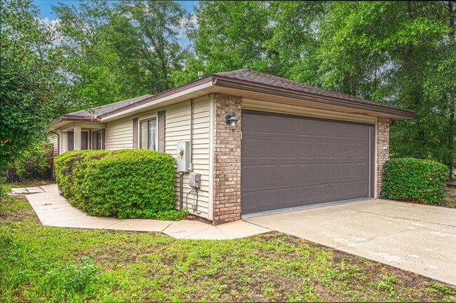 property at 2901 Alpine Pl