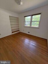 9702 Singleton Dr in Bethesda, MD - Building Photo - Building Photo