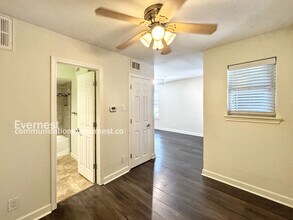 2020 S Congress Ave, Unit APT 1110 in Austin, TX - Building Photo - Building Photo