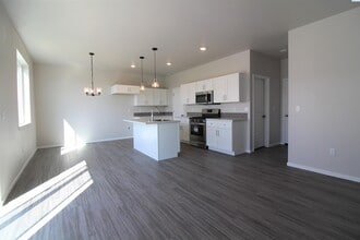 5410 Remington Dr in Pasco, WA - Building Photo - Building Photo