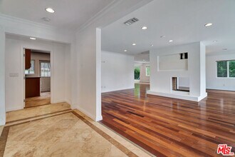 3379 Canton Ln in Los Angeles, CA - Building Photo - Building Photo