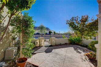 2682 Grand Forks Rd in Henderson, NV - Building Photo - Building Photo