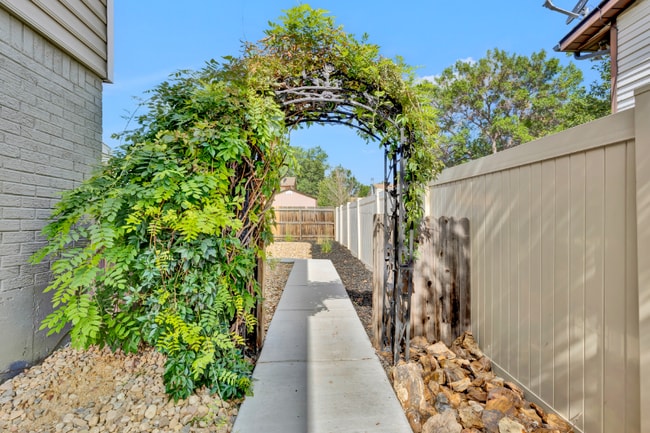 property at 1319 S Lincoln St