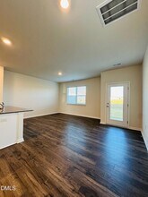 426 Belgian Red Wy in Wake Forest, NC - Foto de edificio - Building Photo