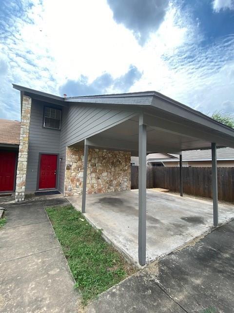 2213 Singletree Ave in Austin, TX - Building Photo - Building Photo