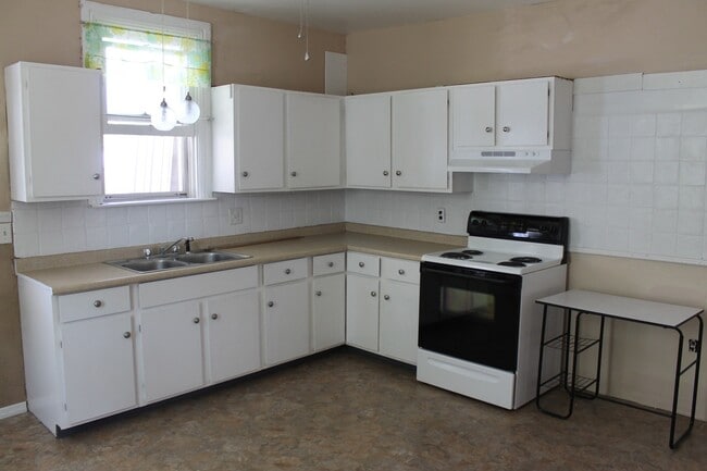 59 Church St in Seven Valleys, PA - Building Photo - Building Photo