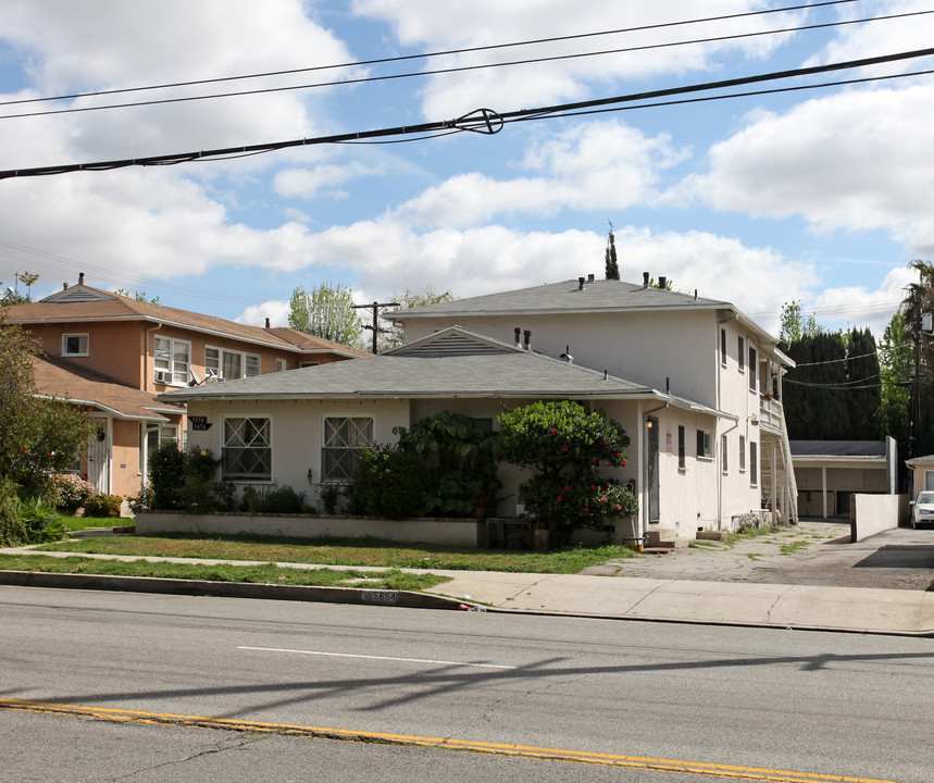 Kester Apartments in Van Nuys, CA - Building Photo