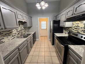 326 Stoney Creek Ave in Baton Rouge, LA - Building Photo - Building Photo