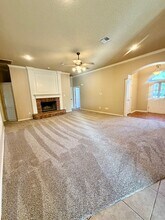 5901 94th St in Lubbock, TX - Foto de edificio - Building Photo