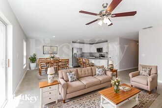 148 Southern Breeze Lp in Winter Haven, FL - Foto de edificio - Building Photo