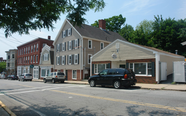 32 Market St in Amesbury, MA - Building Photo - Building Photo