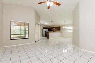 1657 Sunburst Way in Kissimmee, FL - Building Photo - Building Photo