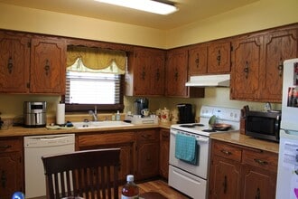 7952 Daniel Ct in Mount Pleasant, WI - Building Photo - Building Photo