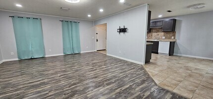 605 Melbourne Dr in Enterprise, AL - Building Photo - Building Photo