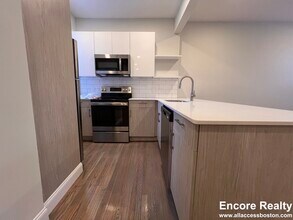 11 Peterborough St in Boston, MA - Foto de edificio - Building Photo