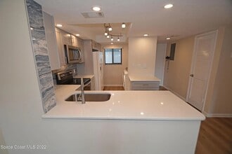 1595 N Atlantic Ave in Cocoa Beach, FL - Building Photo - Building Photo
