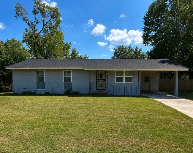 property at 2055 Fernwood Cir