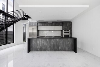 2516 NE 21st St in Fort Lauderdale, FL - Building Photo - Building Photo