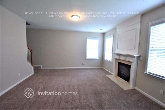 7376 Blue Jay Way in Union City, GA - Foto de edificio - Building Photo