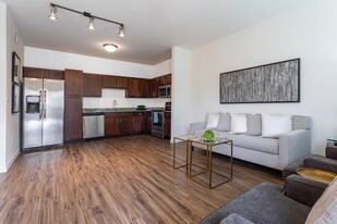 Springwood at Allen Apartamentos