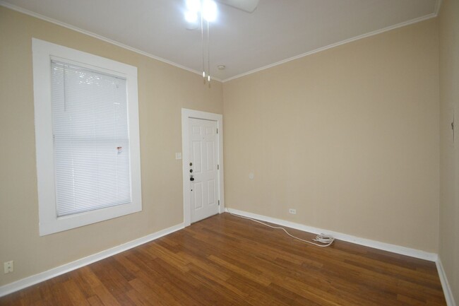 1722 N Pine St-Unit -1 (R) in San Antonio, TX - Building Photo - Building Photo
