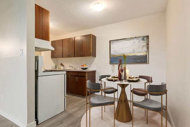 Valleyview Apartments in Medicine Hat, AB - Building Photo - Building Photo