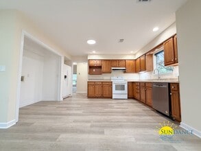 94 Poquito Rd in Shalimar, FL - Building Photo - Building Photo