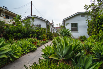 1111 12th St in Santa Monica, CA - Building Photo - Primary Photo