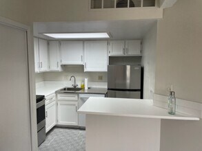 12474 W Nevada Pl, Unit 210 in Lakewood, CO - Foto de edificio - Building Photo
