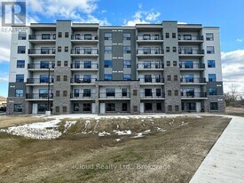 3340 Stella Crescent in Windsor, ON - Building Photo