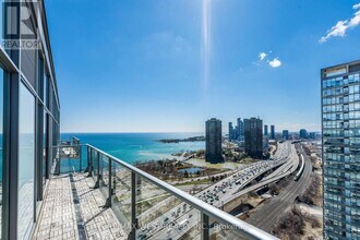 103 The Queensway in Toronto, ON - Building Photo - Building Photo