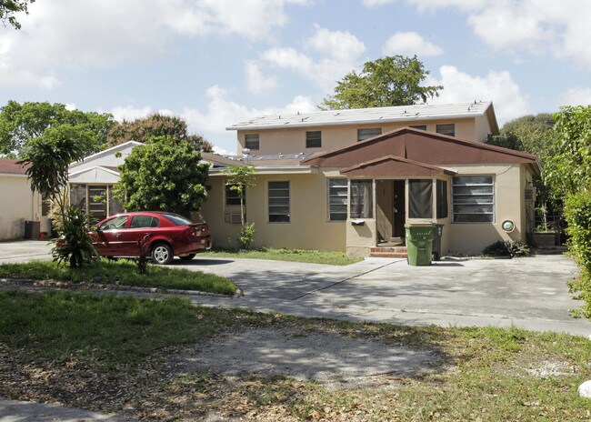 13222 NE 11th Pl in Miami, FL - Building Photo - Building Photo