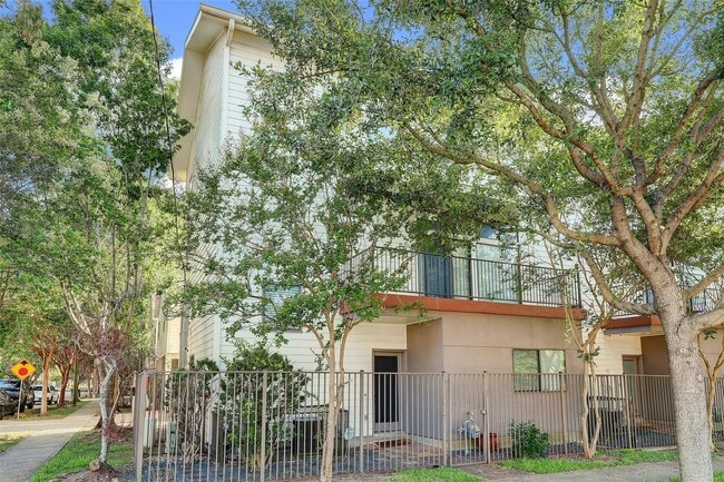 property at 2202 Bastrop St