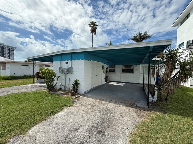 136 174th Ave E in Redington Shores, FL - Building Photo - Building Photo